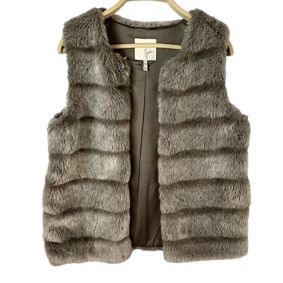 Joie Jackets & Blazers - JOIE Andrina Y2K Faux Fur Open Vest Cardigan